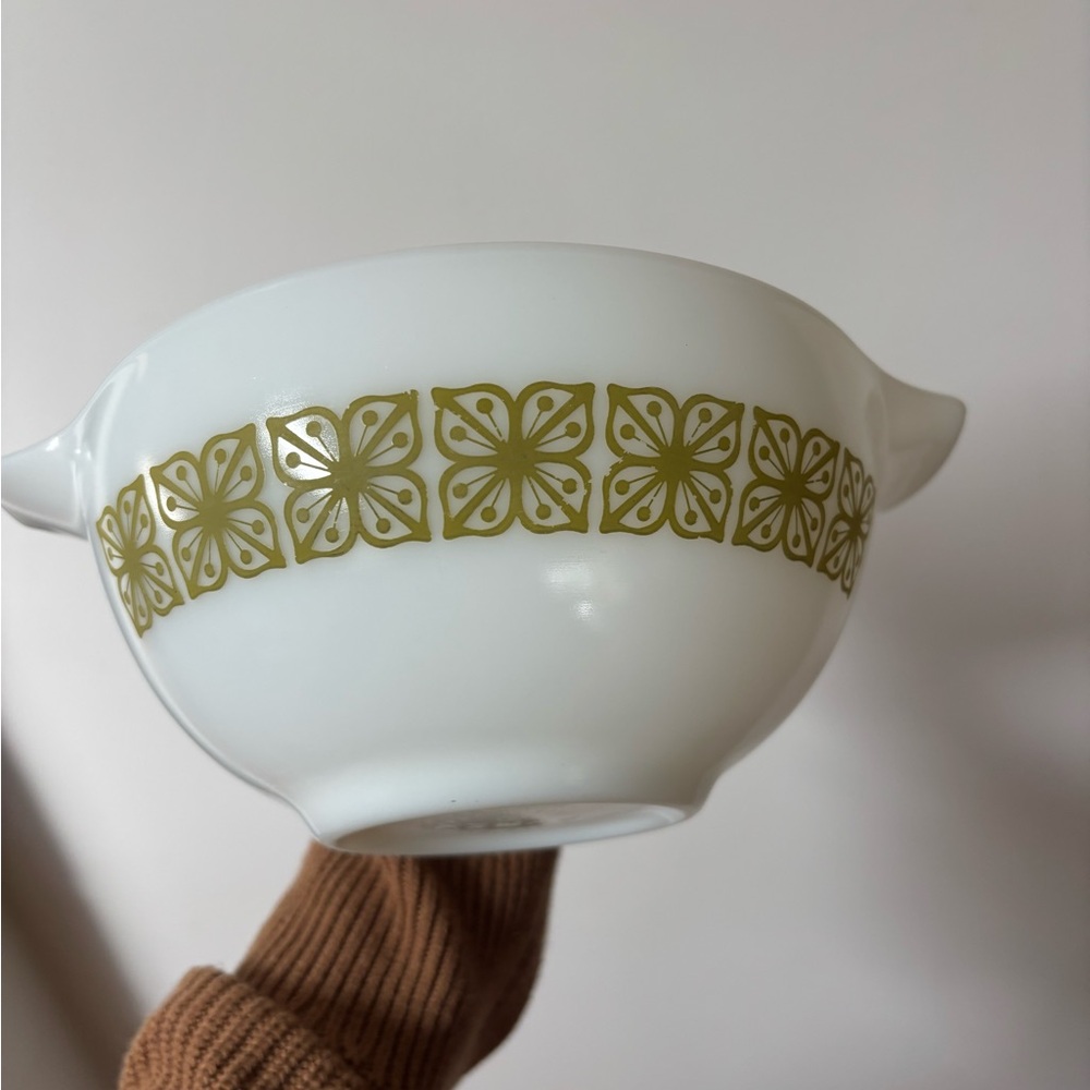 Vintage Pyrex 442 Verde Green Square Flowers Cinderella Nesting Bowl 1-1/2 Quart